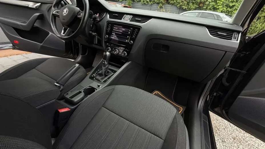SKODA Octavia -