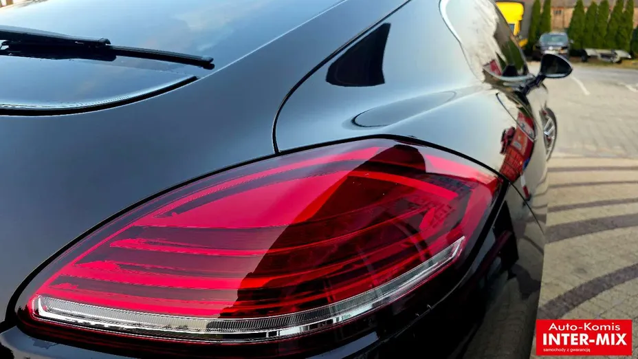 PORSCHE Panamera -