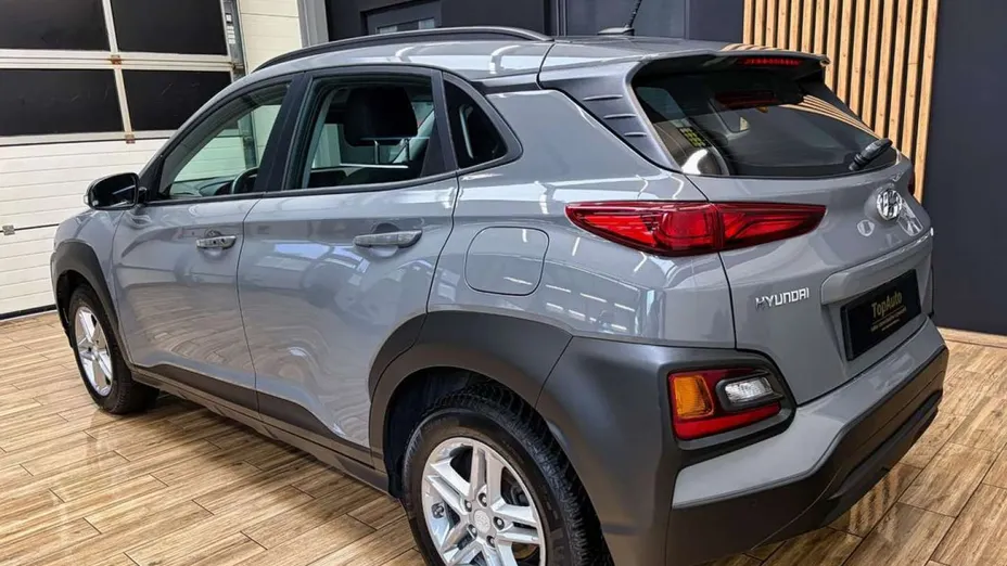 HYUNDAI Kona -