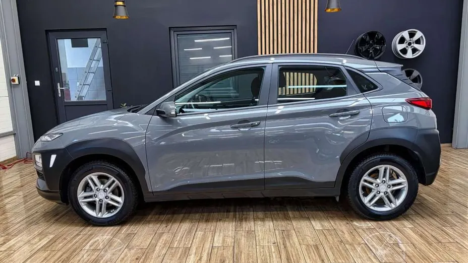 HYUNDAI Kona -