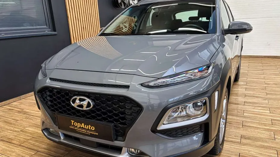 HYUNDAI Kona -