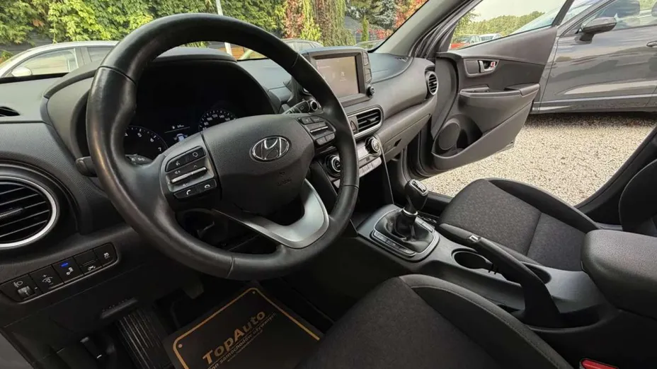 HYUNDAI Kona -