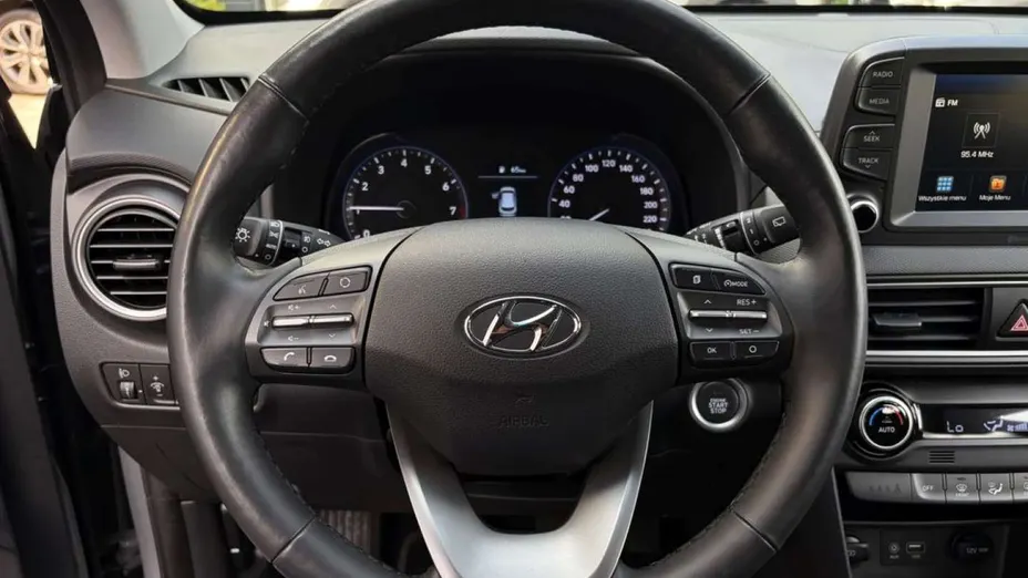 HYUNDAI Kona -