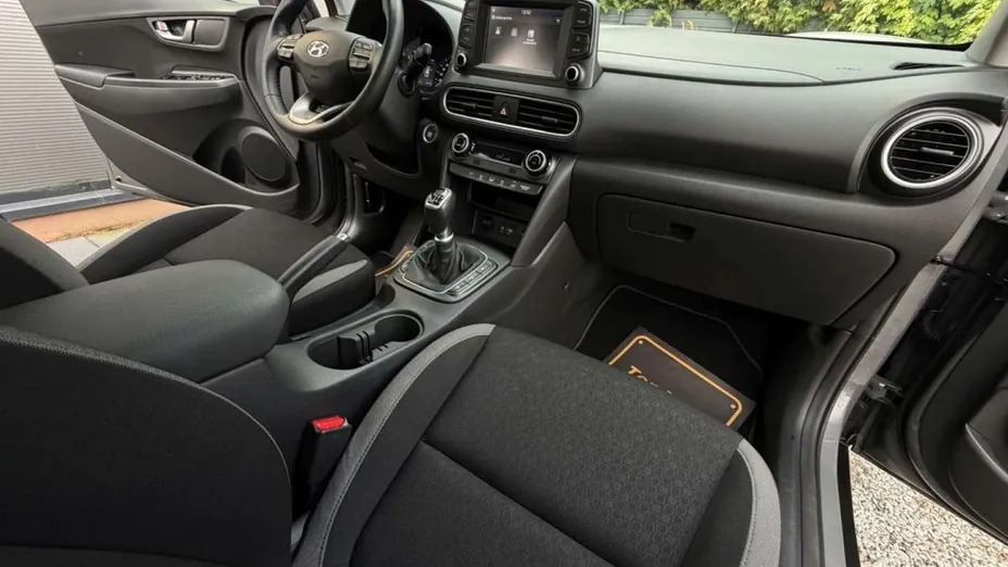 HYUNDAI Kona -