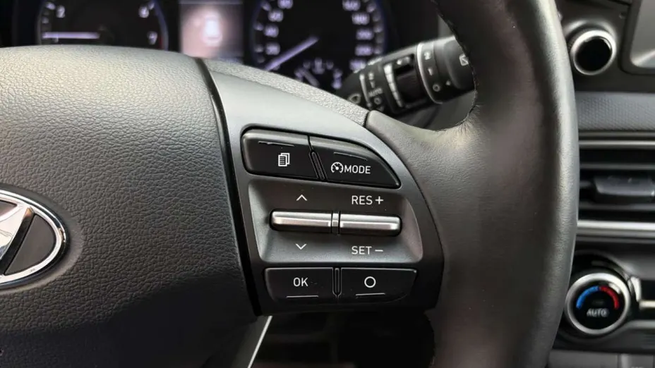 HYUNDAI Kona -