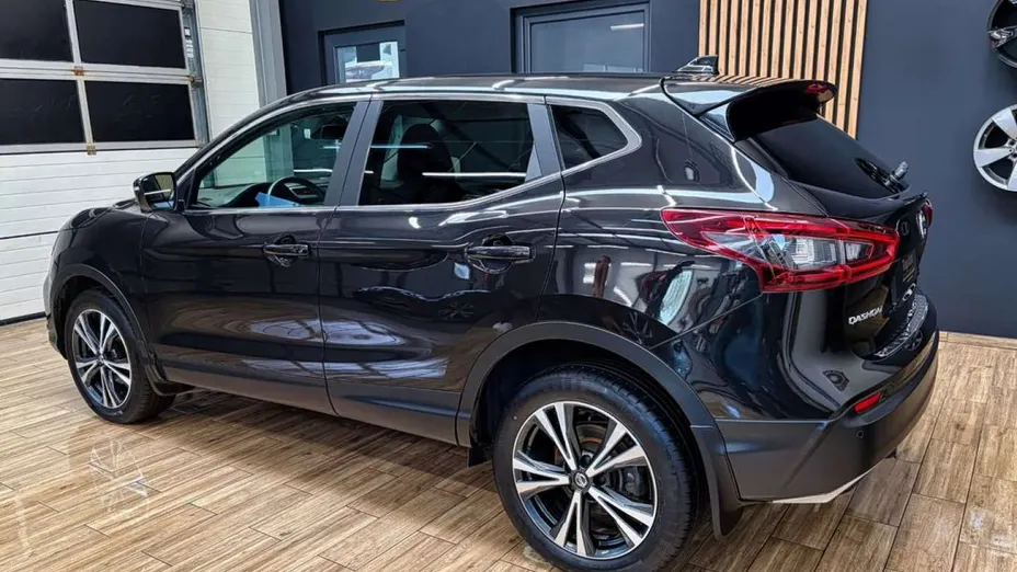 NISSAN Qashqai -