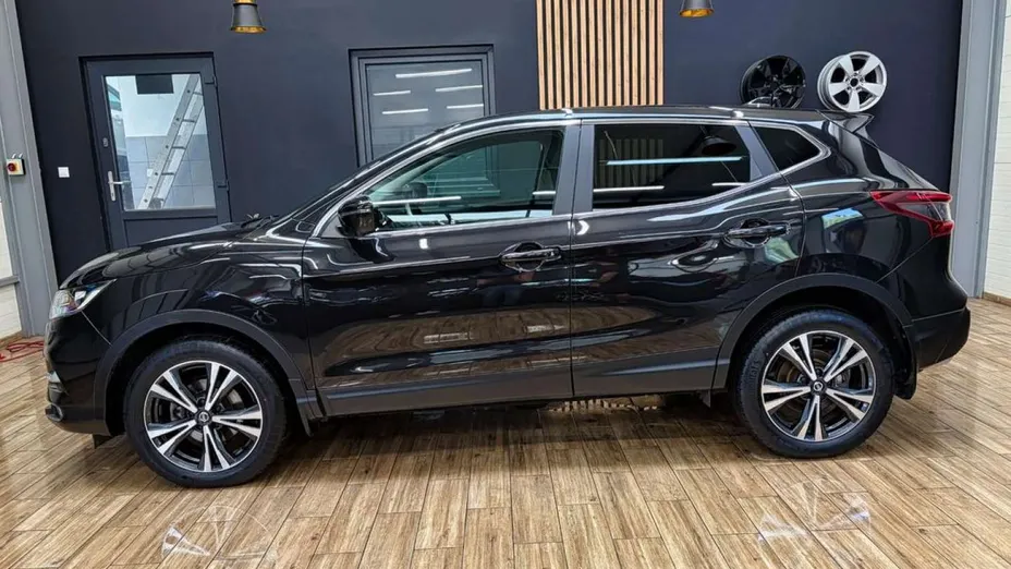 NISSAN Qashqai -
