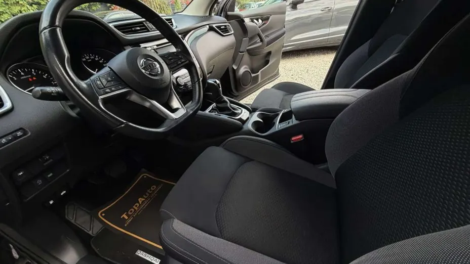 NISSAN Qashqai -