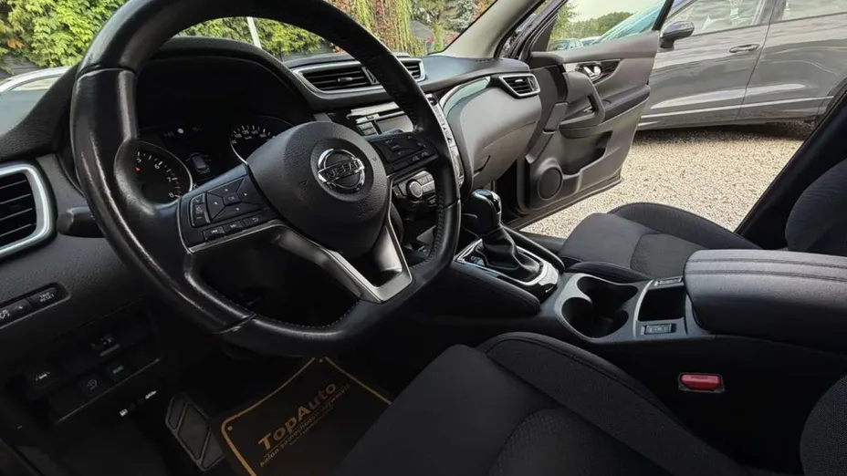 NISSAN Qashqai -