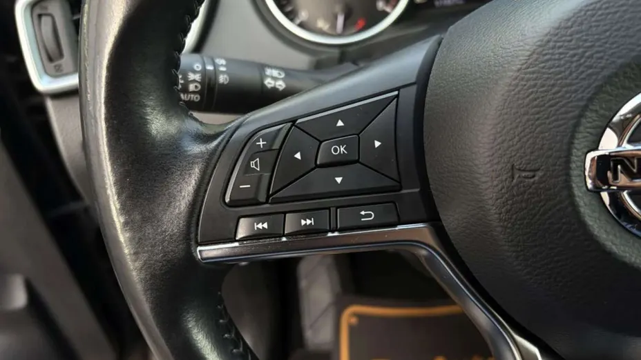 NISSAN Qashqai -
