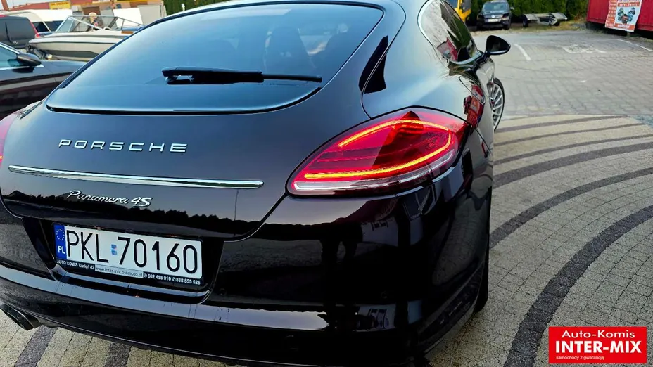 PORSCHE Panamera -