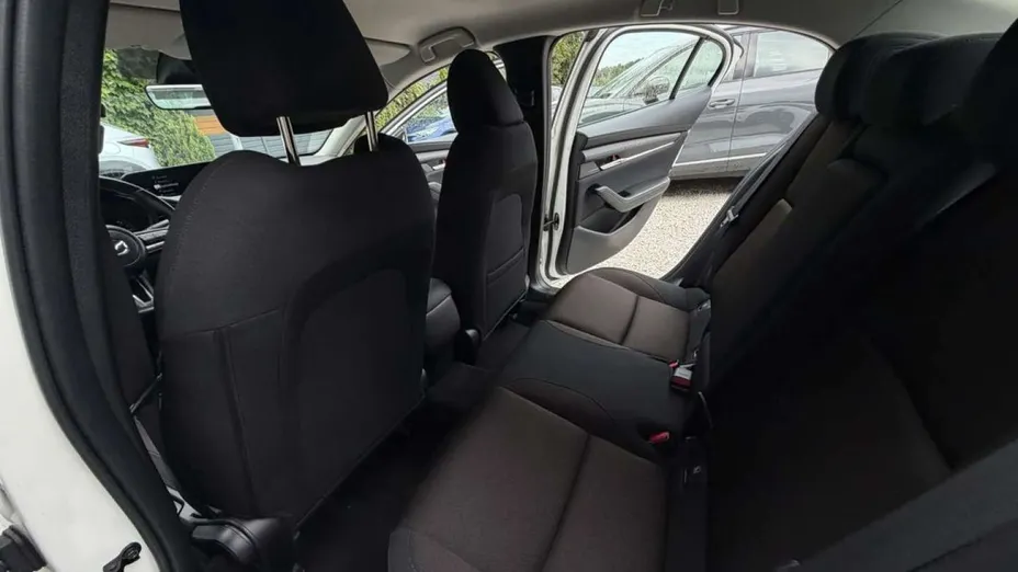 MAZDA 3 -