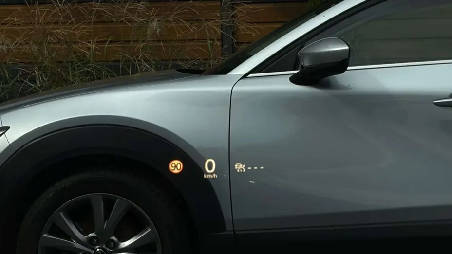 MAZDA 3 -