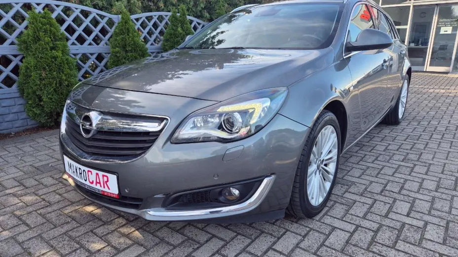 OPEL Insignia -