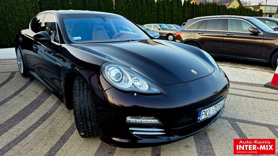 PORSCHE Panamera -