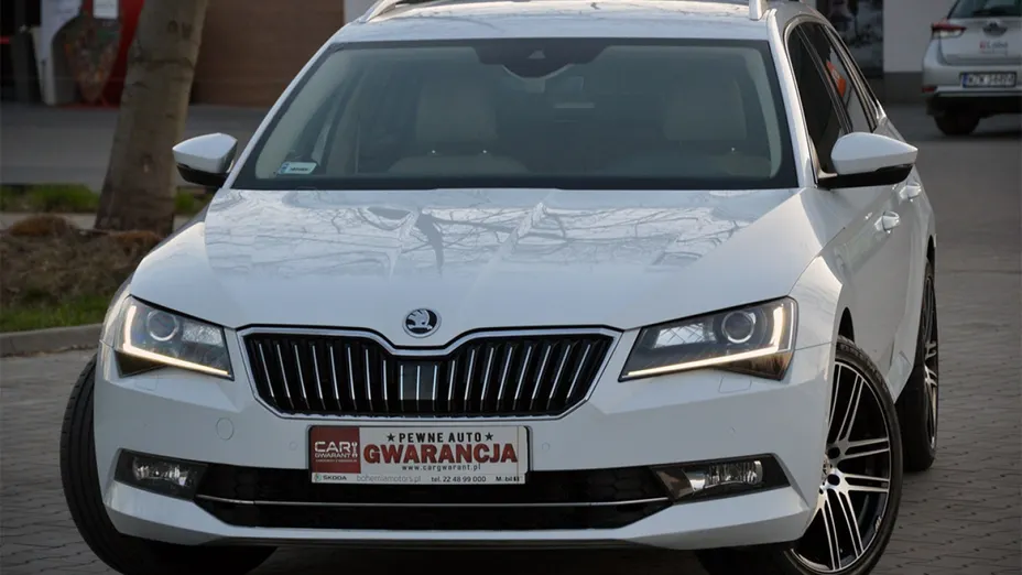 SKODA Superb -