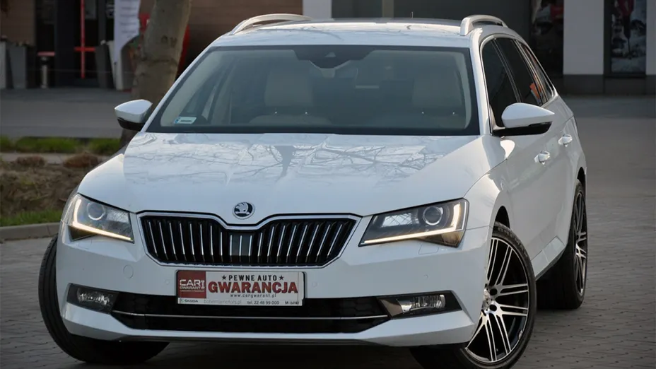 SKODA Superb -