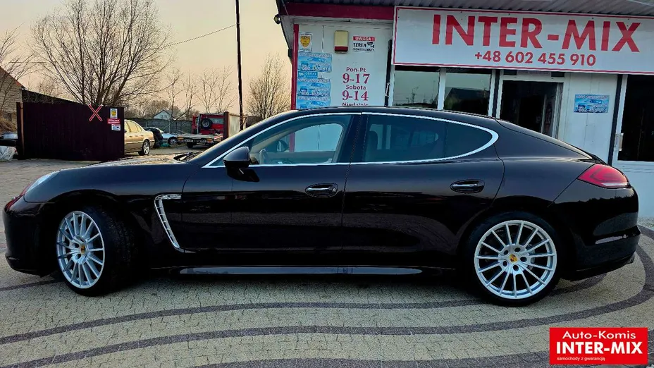 PORSCHE Panamera -