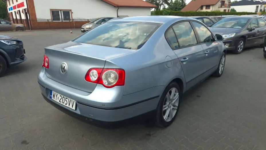 VOLKSWAGEN Passat -