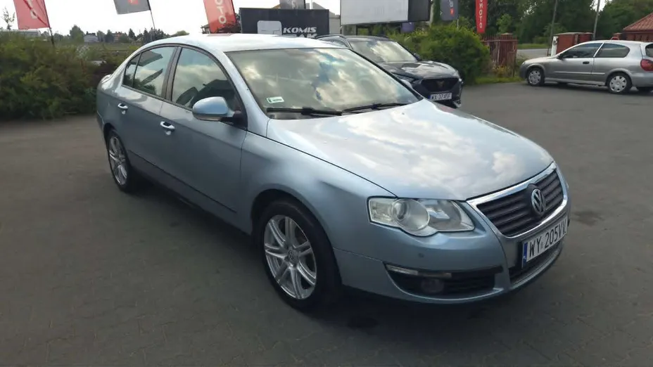 VOLKSWAGEN Passat -
