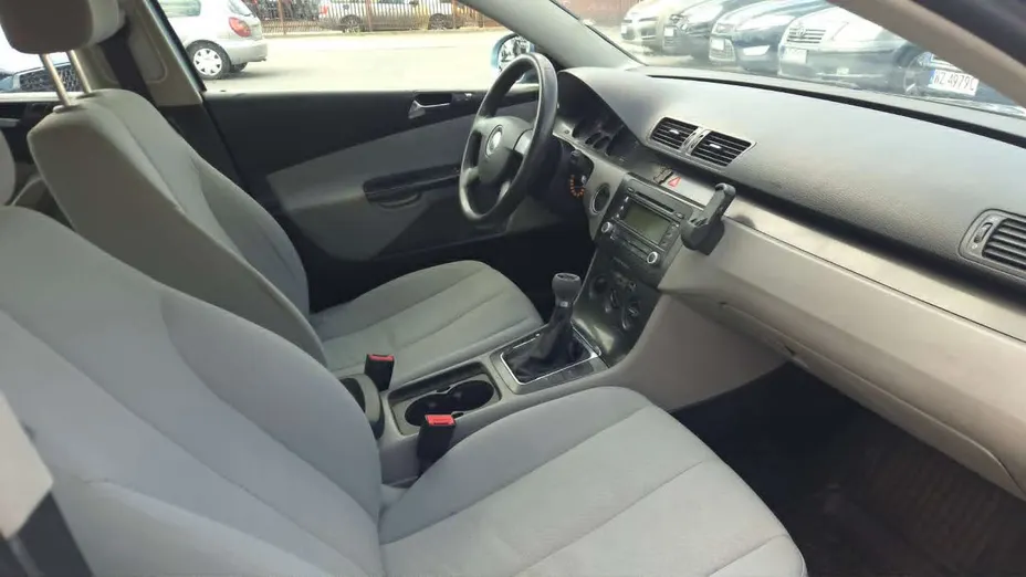 VOLKSWAGEN Passat -