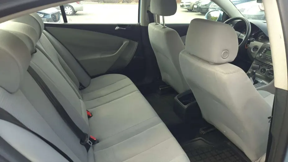 VOLKSWAGEN Passat -