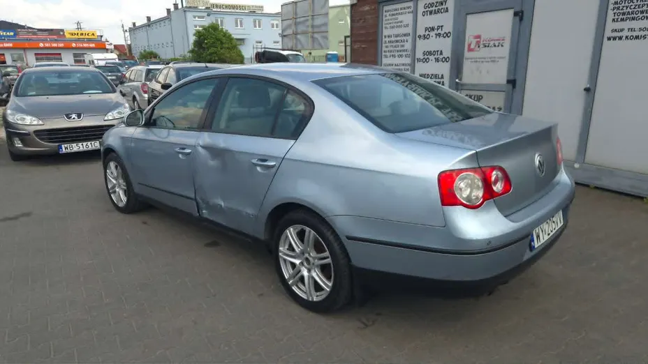 VOLKSWAGEN Passat -