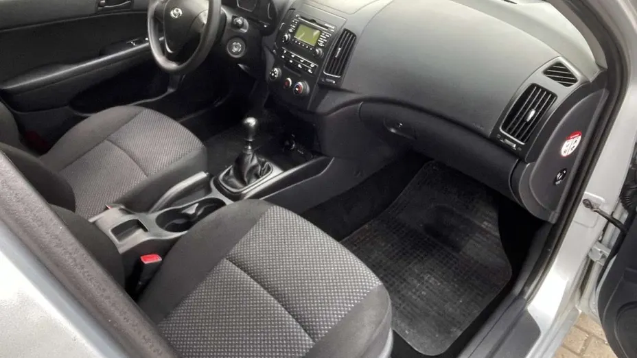 HYUNDAI i30 -