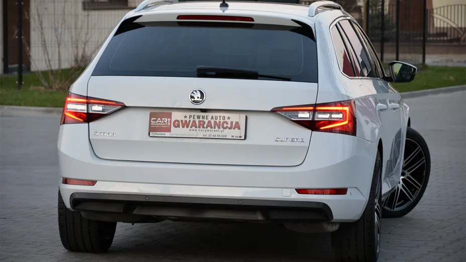 SKODA Superb -