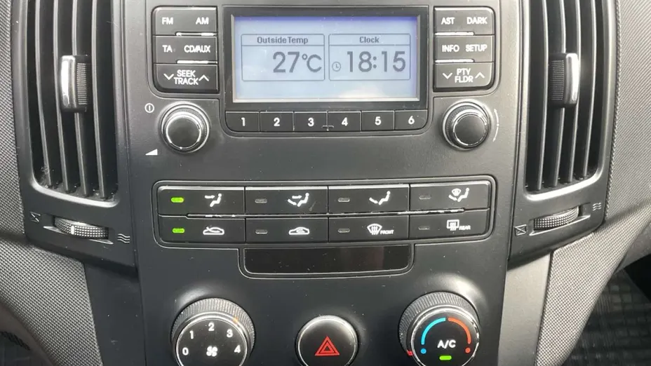 HYUNDAI i30 -