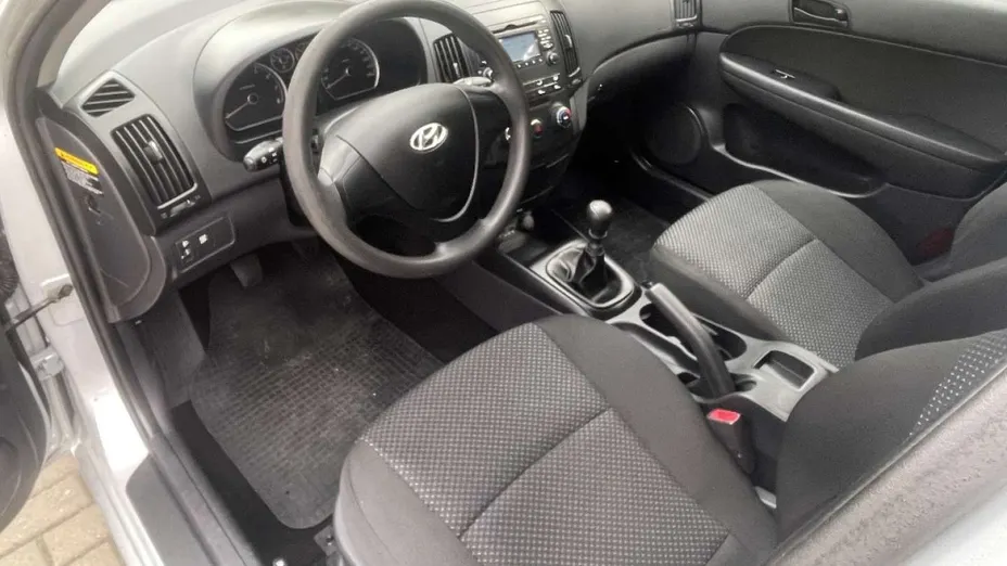 HYUNDAI i30 -