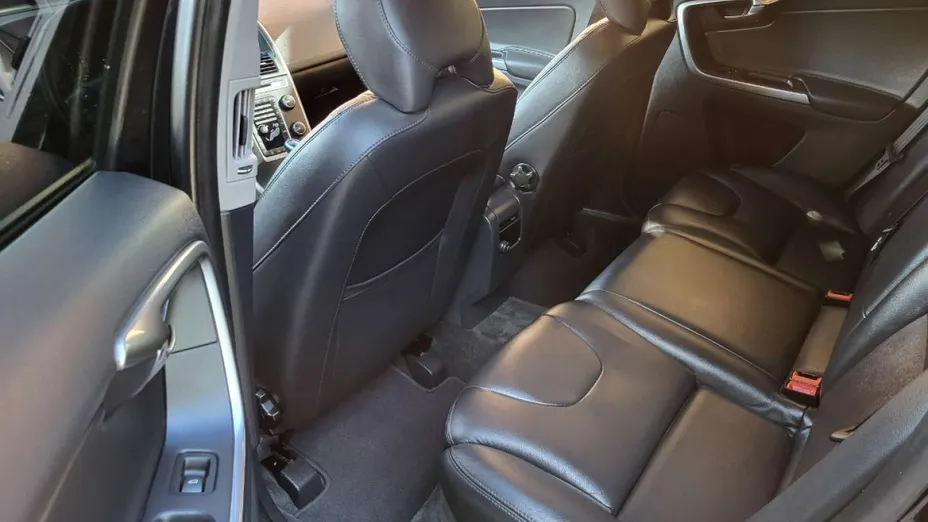 VOLVO XC60 -