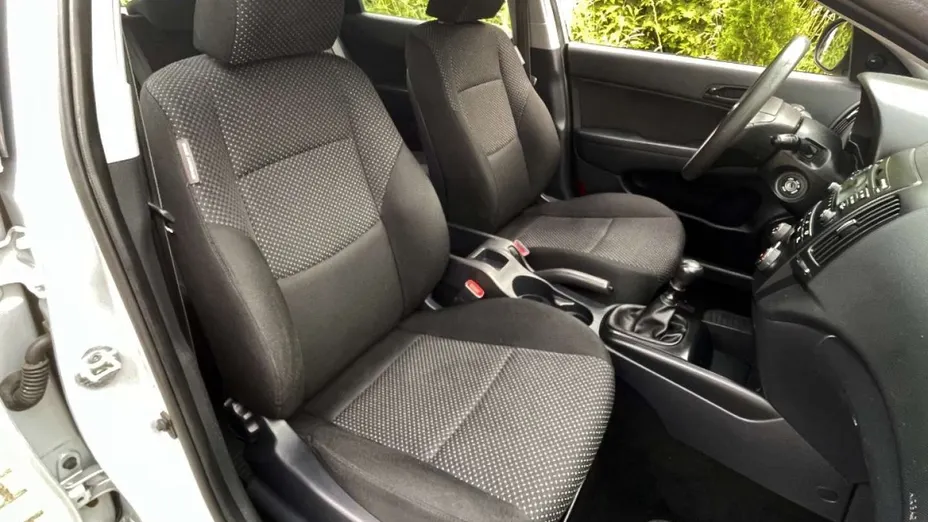 HYUNDAI i30 -