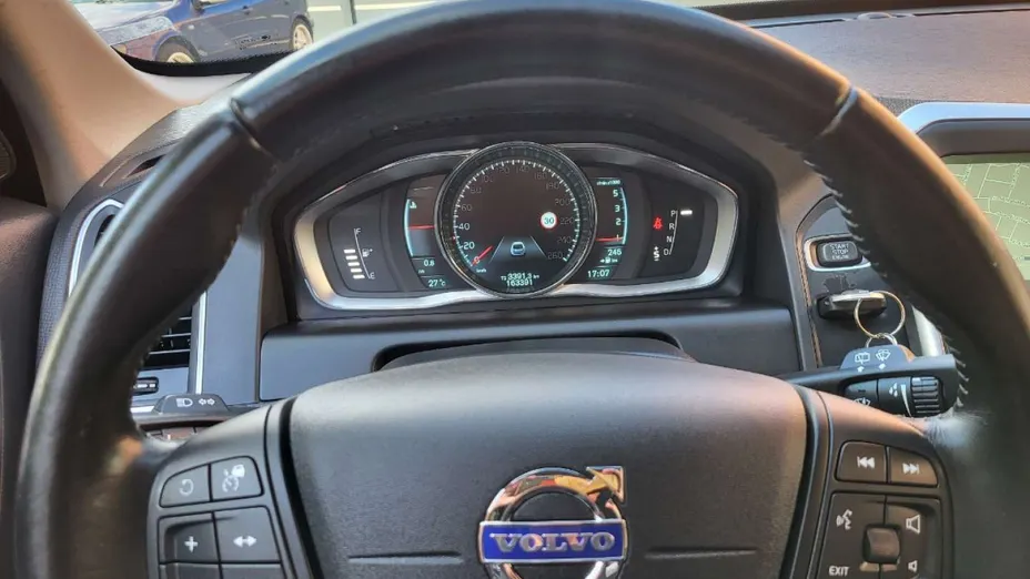 VOLVO XC60 -