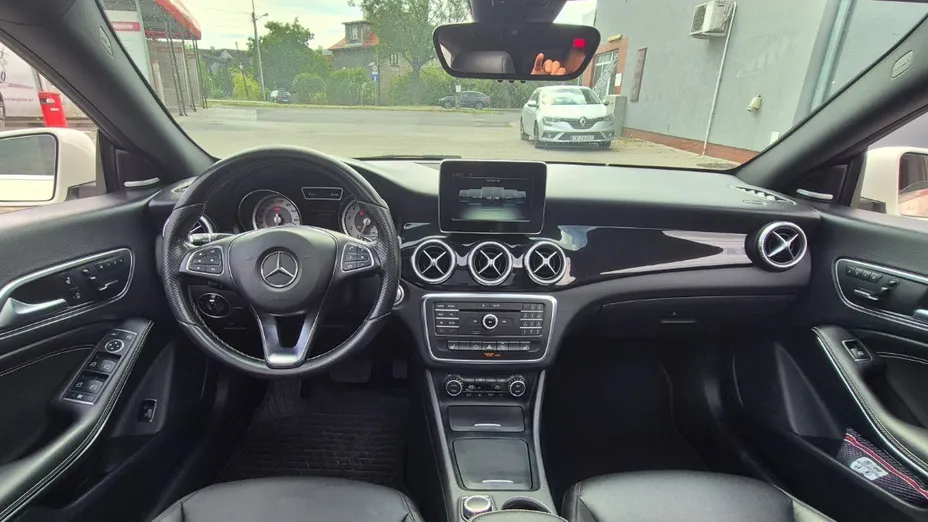 MERCEDES-BENZ CLA -