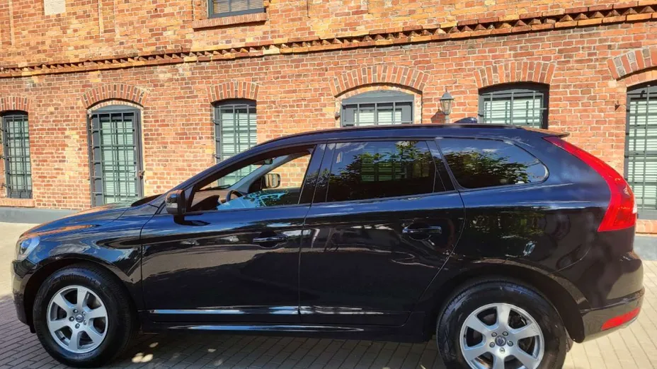 VOLVO XC60 -