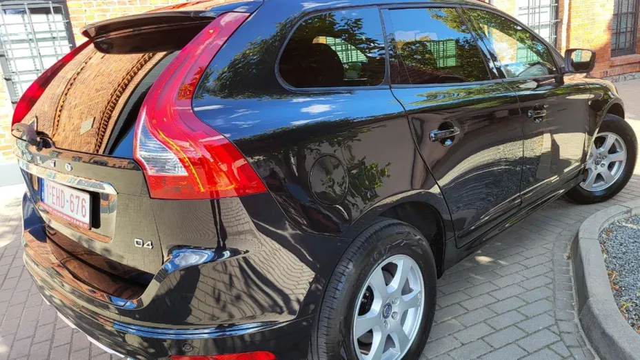 VOLVO XC60 -