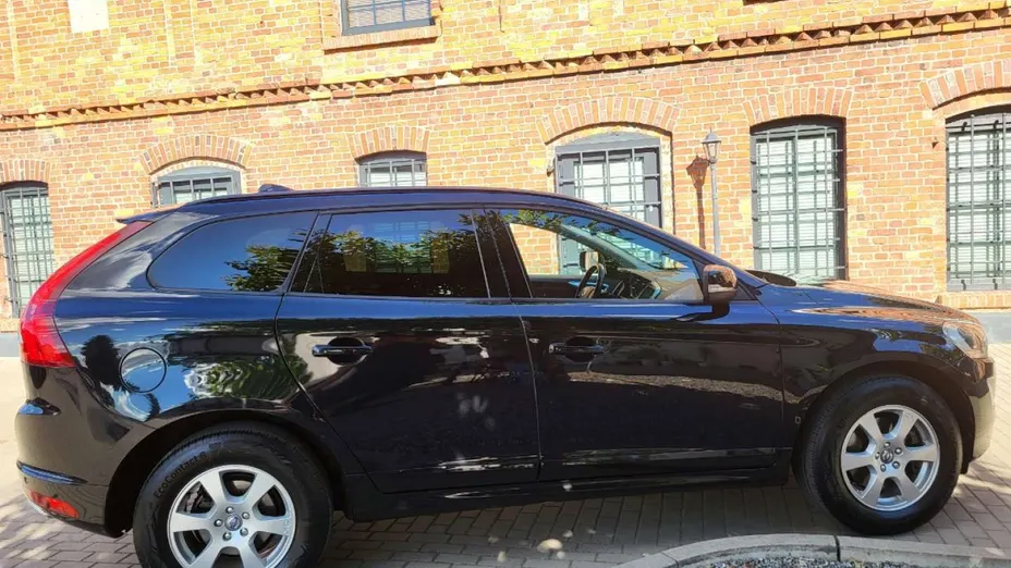 VOLVO XC60 -