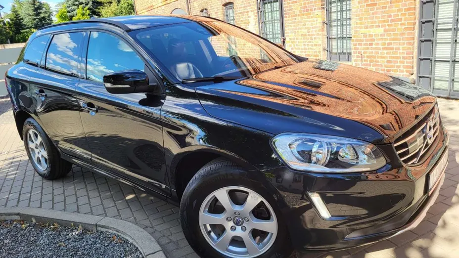 VOLVO XC60 -