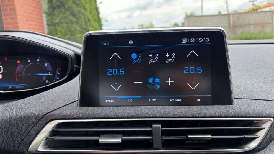 PEUGEOT 5008 -