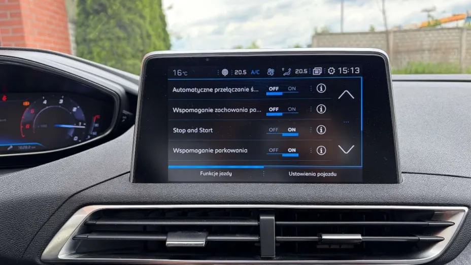 PEUGEOT 5008 -