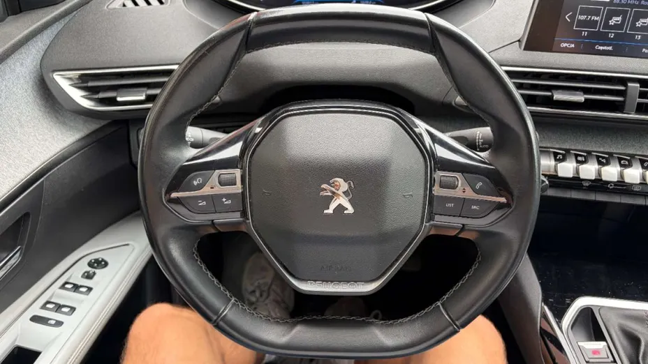 PEUGEOT 5008 -