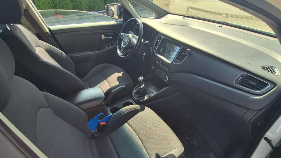 KIA Carens -