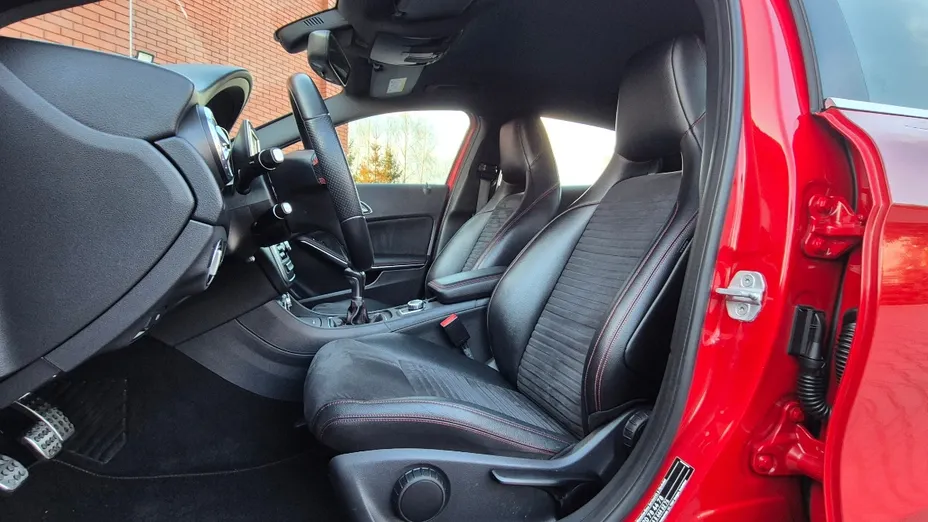 MERCEDES-BENZ GLA -