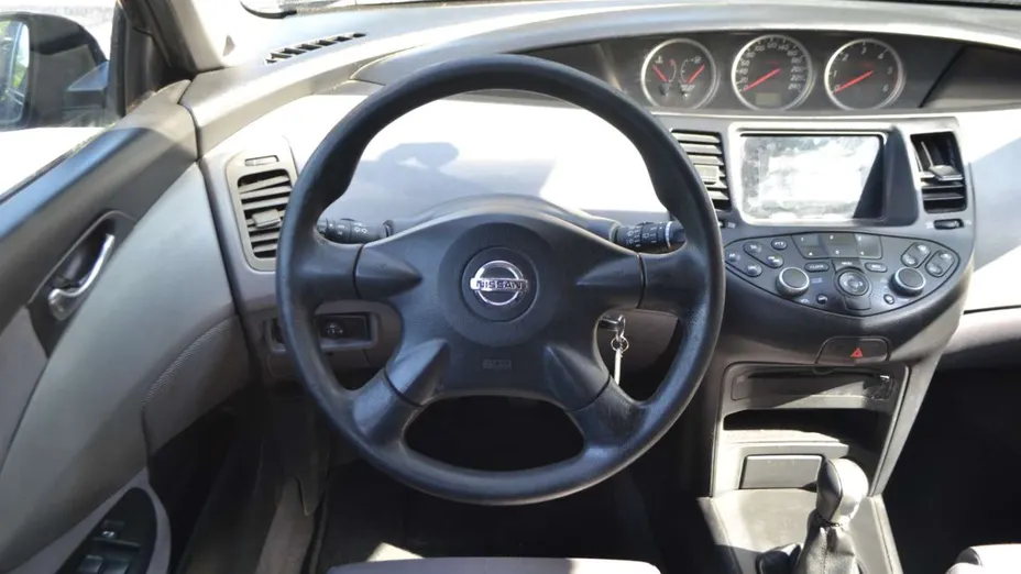 NISSAN Primera -