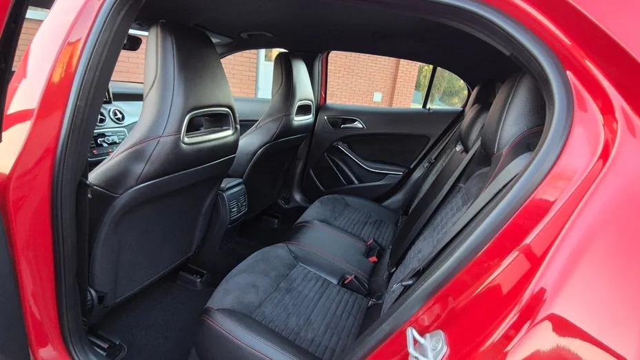 MERCEDES-BENZ GLA -