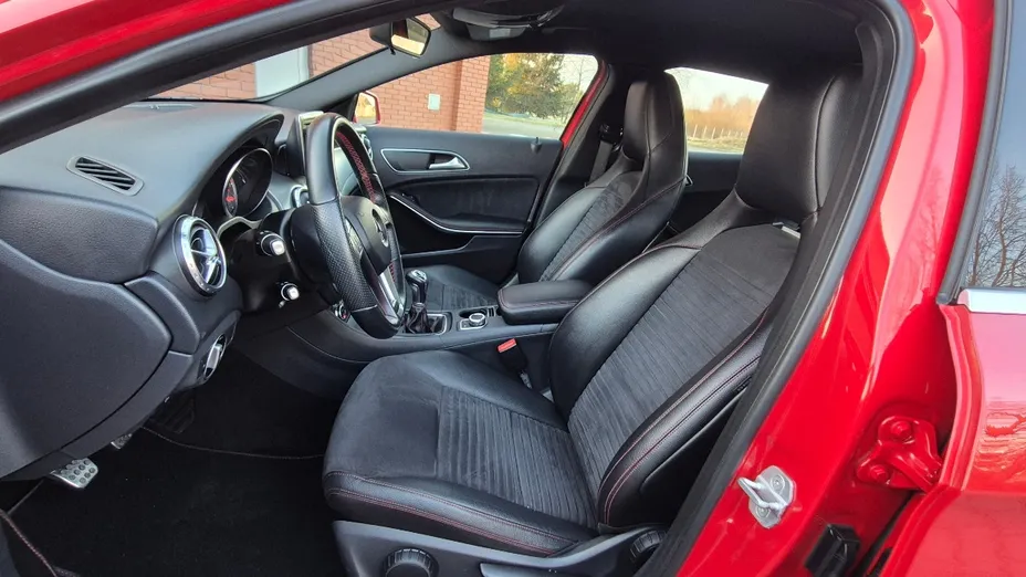 MERCEDES-BENZ GLA -