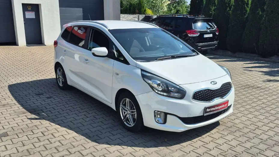KIA Carens -