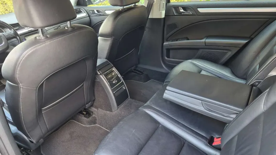 SKODA Superb -
