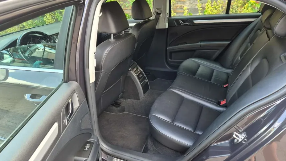 SKODA Superb -